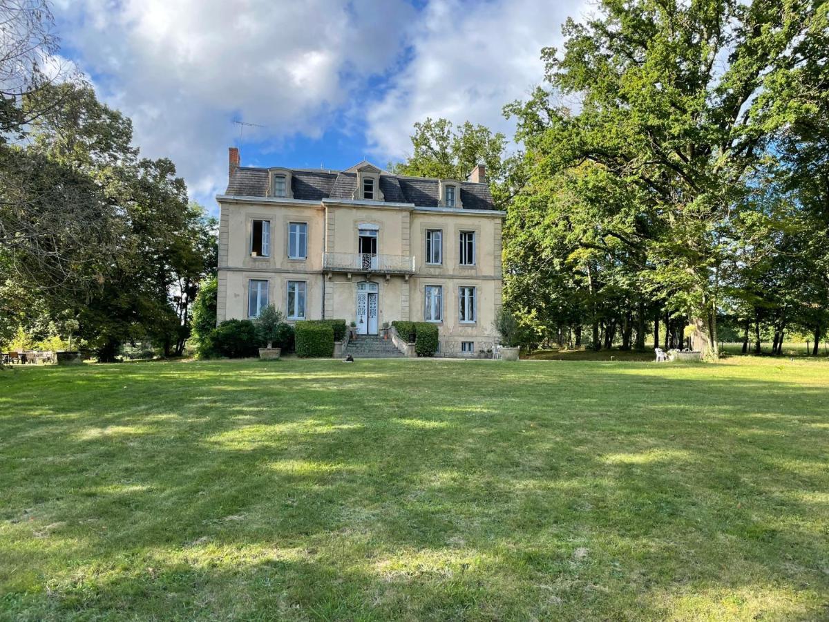 Chateau Du Grand Lucay Bourbon-lʼArchambault Dış mekan fotoğraf