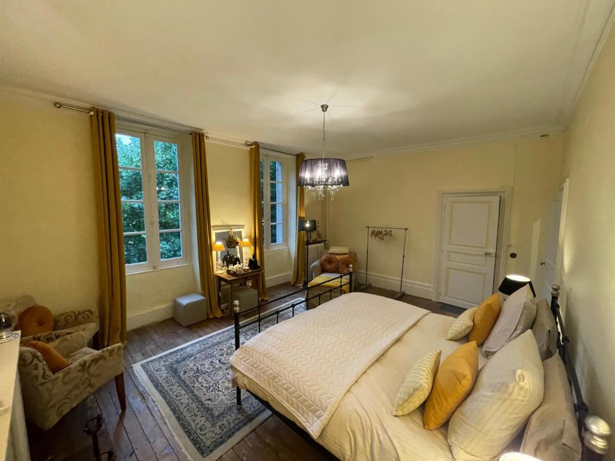 Chateau Du Grand Lucay Bourbon-lʼArchambault Dış mekan fotoğraf